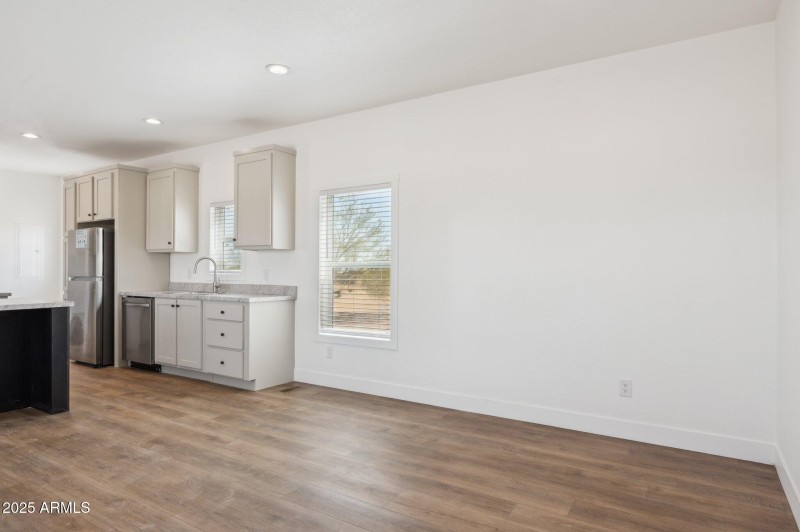 5-web-or-mls-1543-ruby-rd