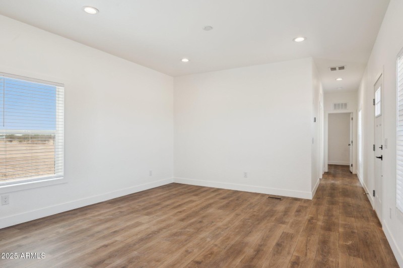 6-web-or-mls-1543-ruby-rd