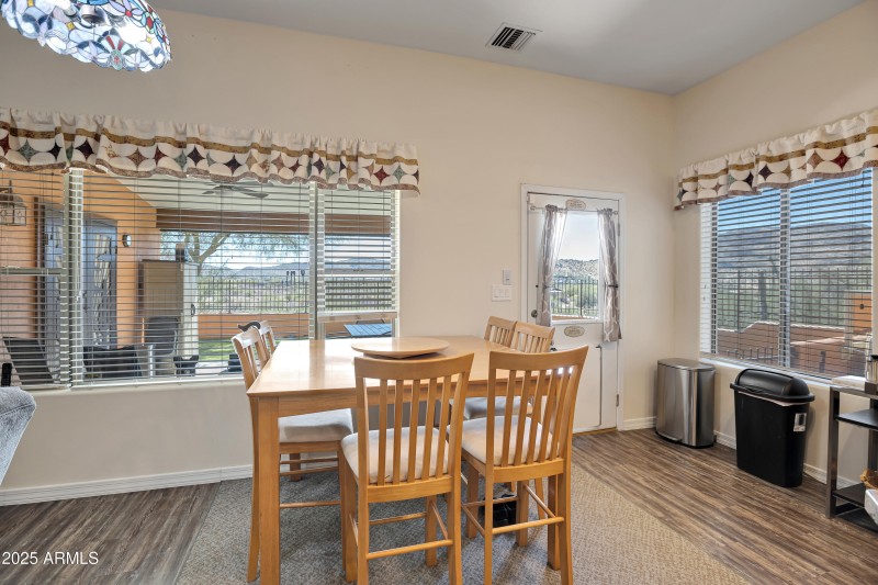 FUNSTON EAT IN KITCHEN