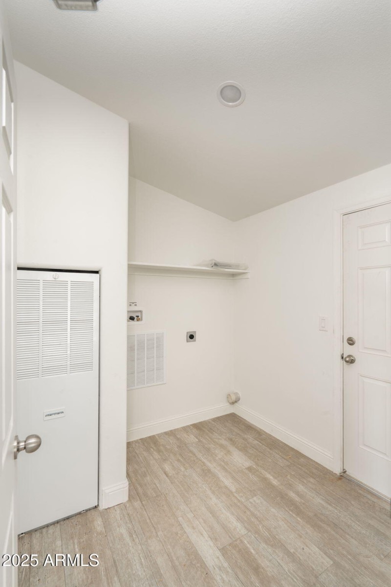 10-web-or-mls-25200-n-enid-dr