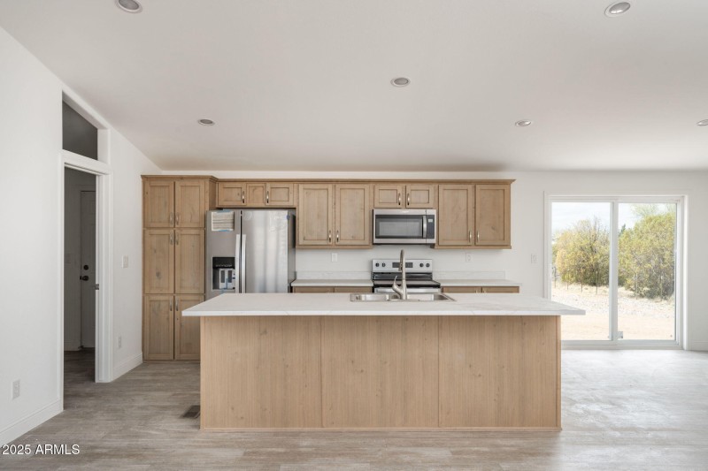 4-web-or-mls-25200-n-enid-dr