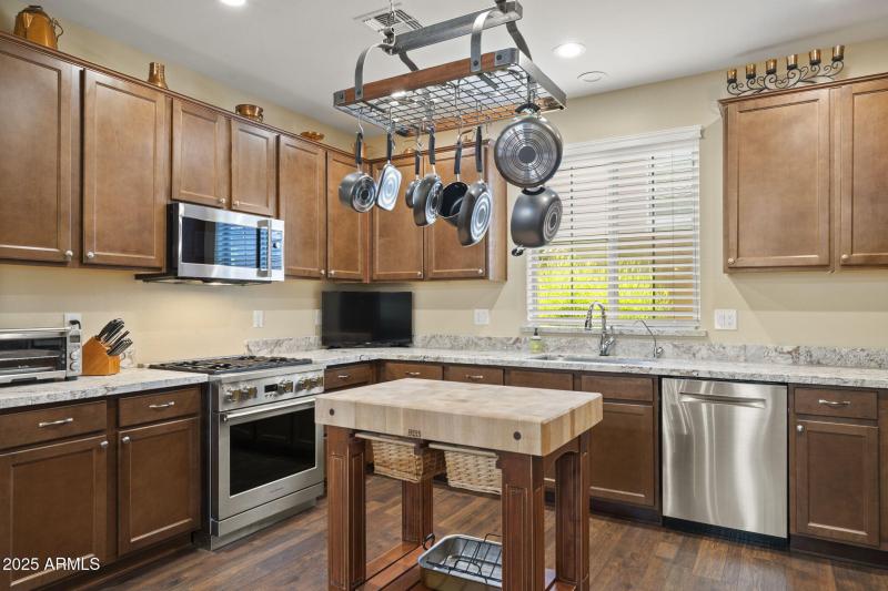 13-web-or-mls-6231-e-mark-way-14