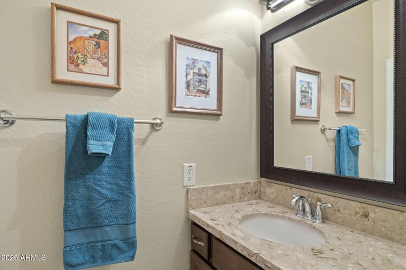 30-web-or-mls-6231-e-mark-way-14