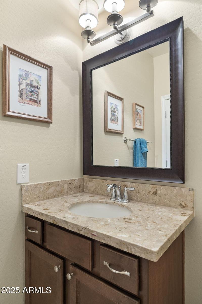 31-web-or-mls-6231-e-mark-way-14