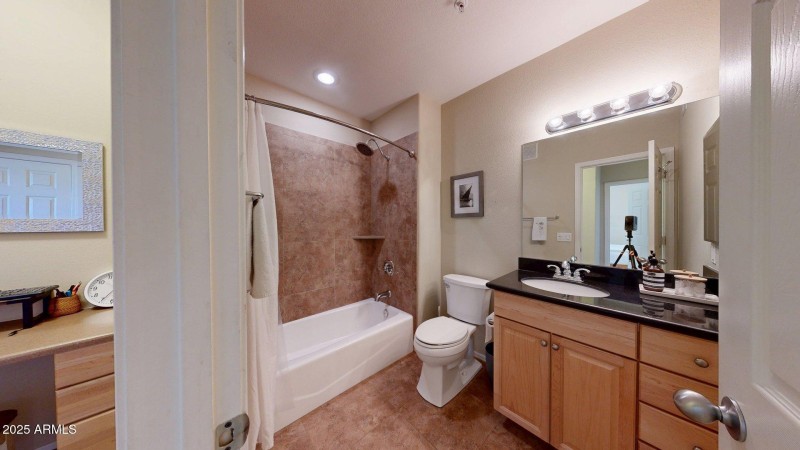 19777-N-76th-St-2212-06022025_130525