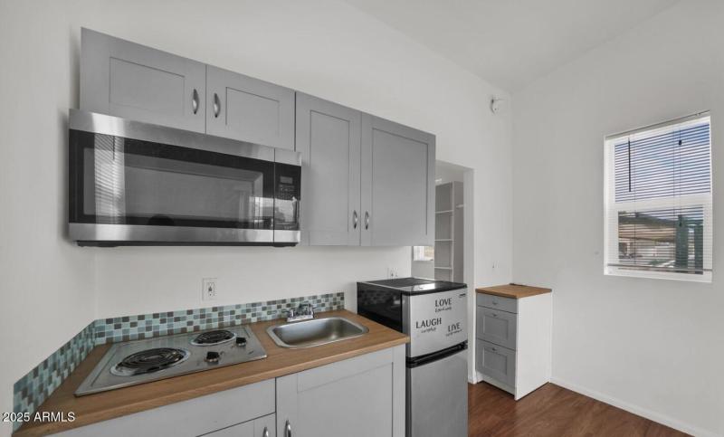 1229 S 13th Ave - Unit 1 - 3 Kitchen
