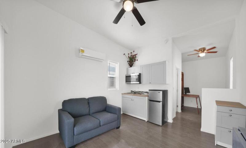 1229 S 13th Ave - Unit 2 - 1 Living Area