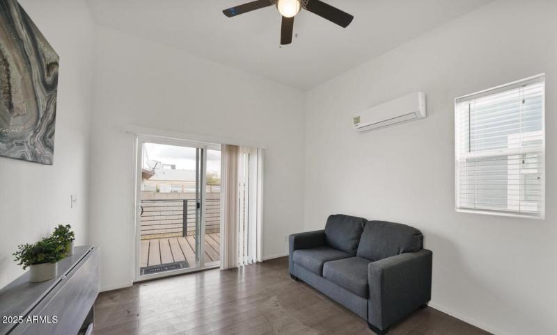 1229 S 13th Ave - Unit 2 - 2 Living Area