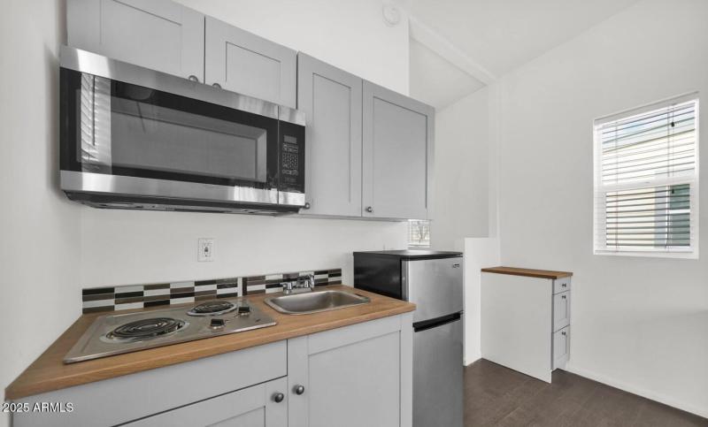 1229 S 13th Ave - Unit 2 - 3 Kitchen