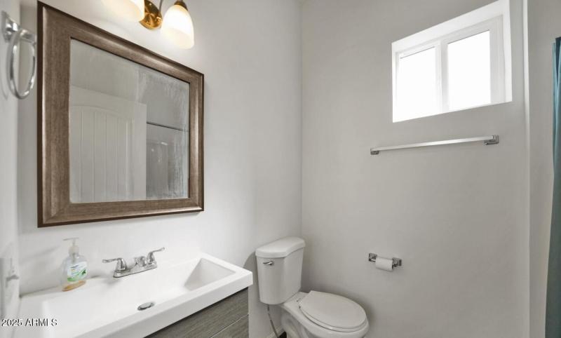 1229 S 13th Ave - Unit 2 - 5 Bath
