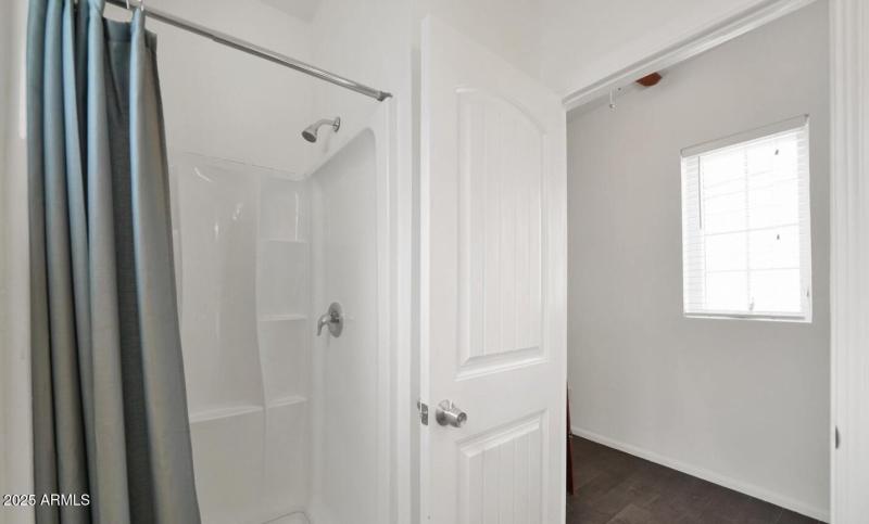 1229 S 13th Ave - Unit 2 - 6 Bath 2