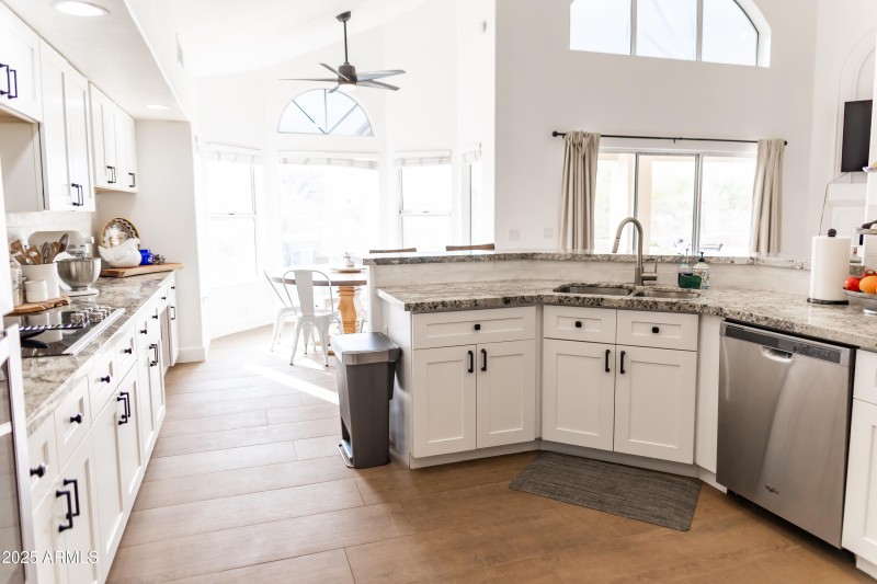 19276 N 90th Place 008