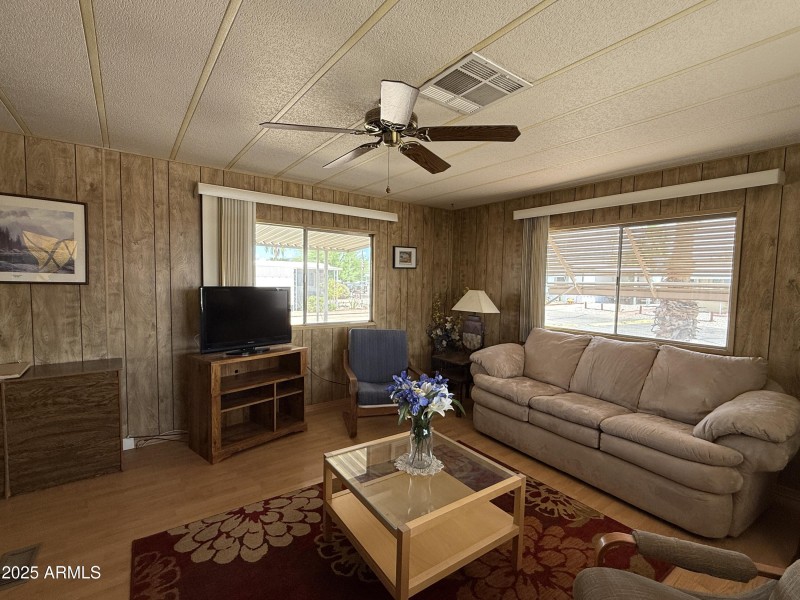 20250602_122951626_0.0