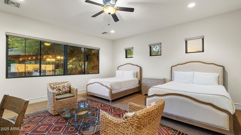 Entertainers-paradise-4-42