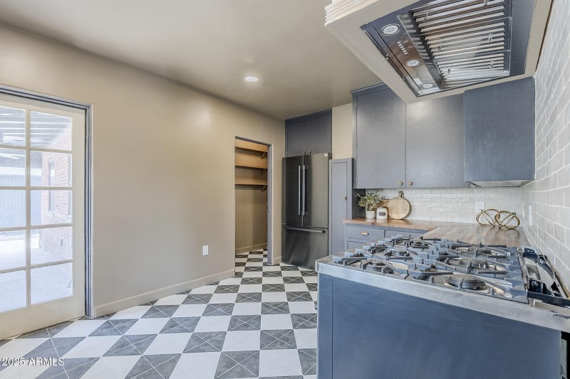 13-web-or-mls-Vernon-13