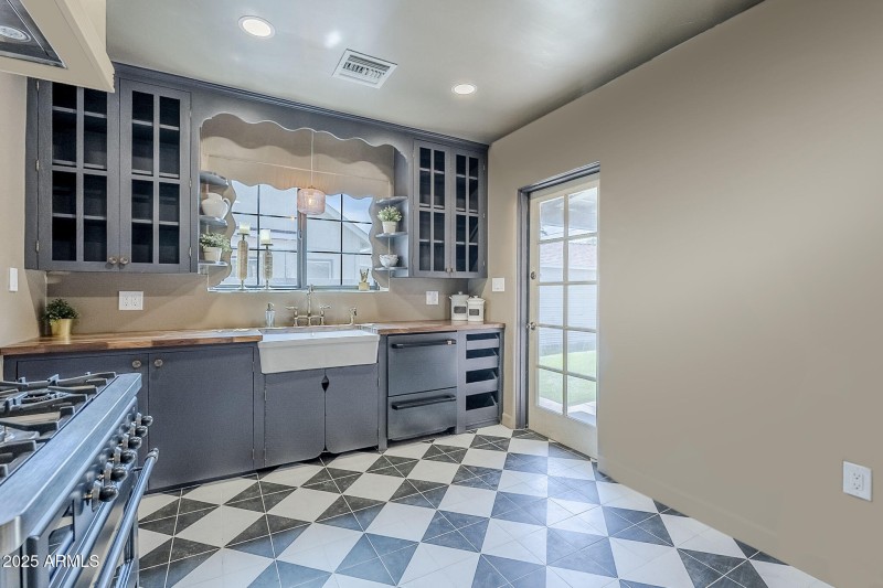 16-web-or-mls-Vernon-16