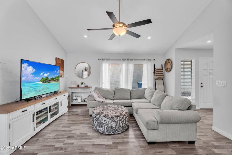 5-web-or-mls-1510 E Commerce Ave-9