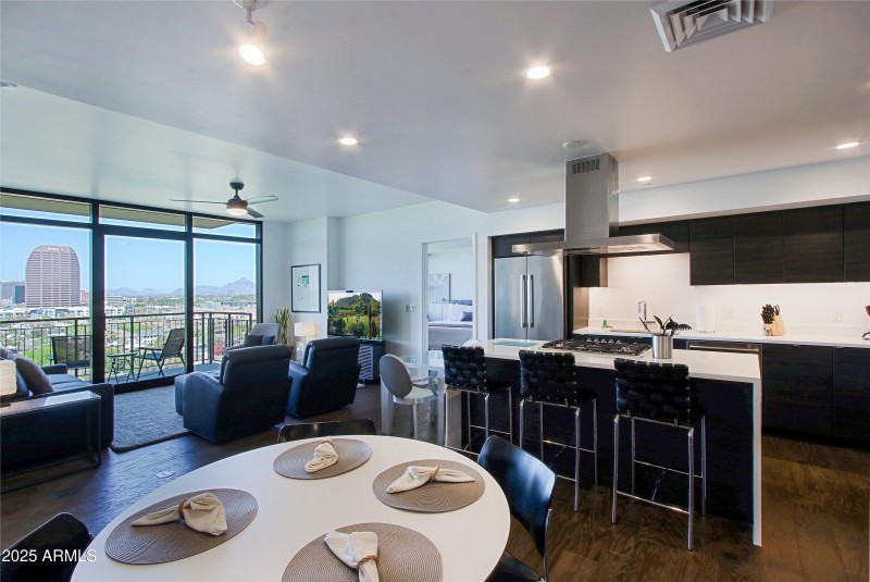 Kitchen and Greatroom 2