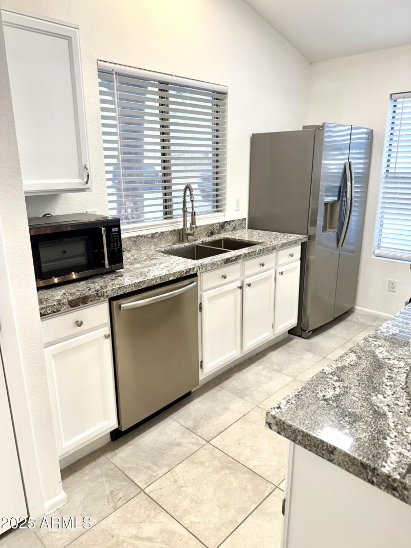 thumbnail_FullSizeRenderkitchen