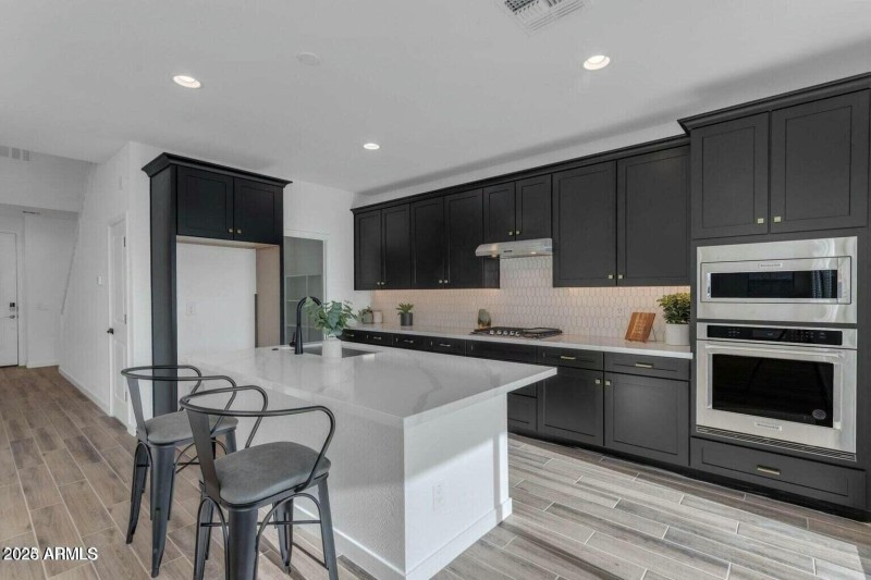 6434 N 17th_Kitchen_2