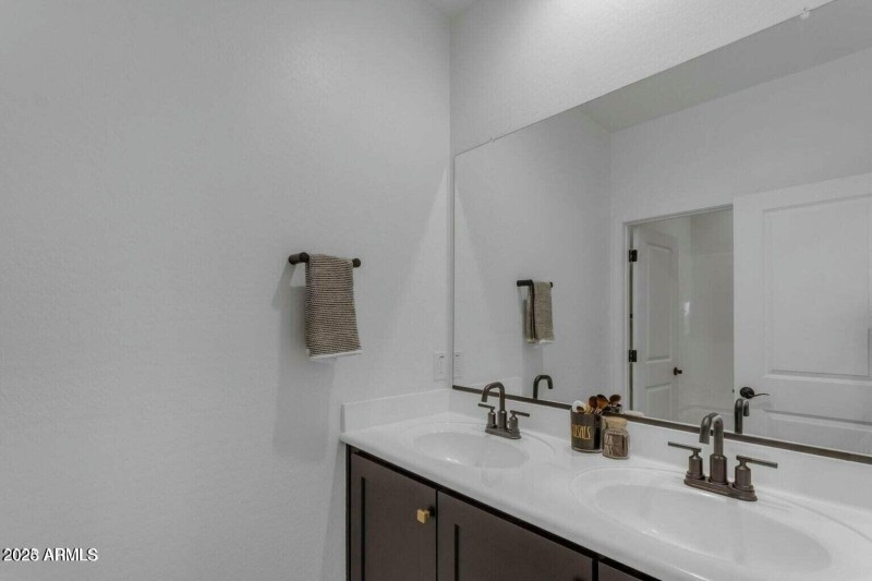 6434 N 17th_Upstairs_Bath_1