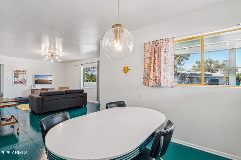 24-print-E Jackson Ave-0306-010