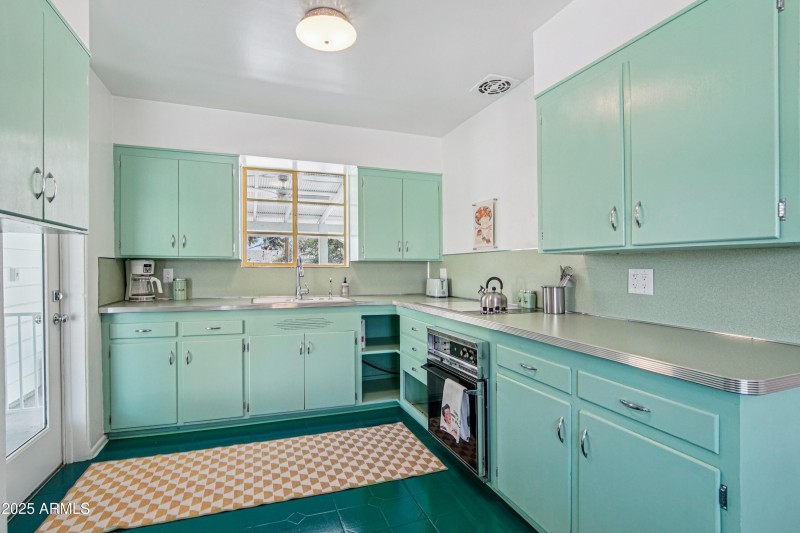 25-print-E Jackson Ave-0306-011