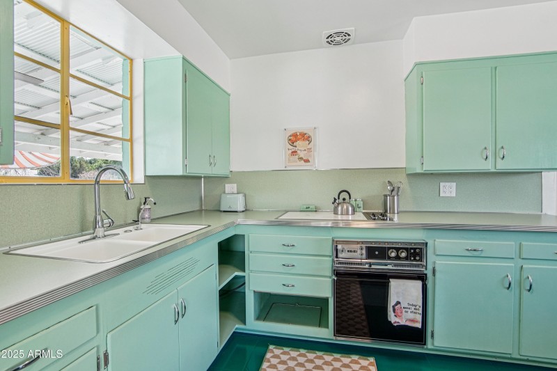 27-print-E Jackson Ave-0306-013