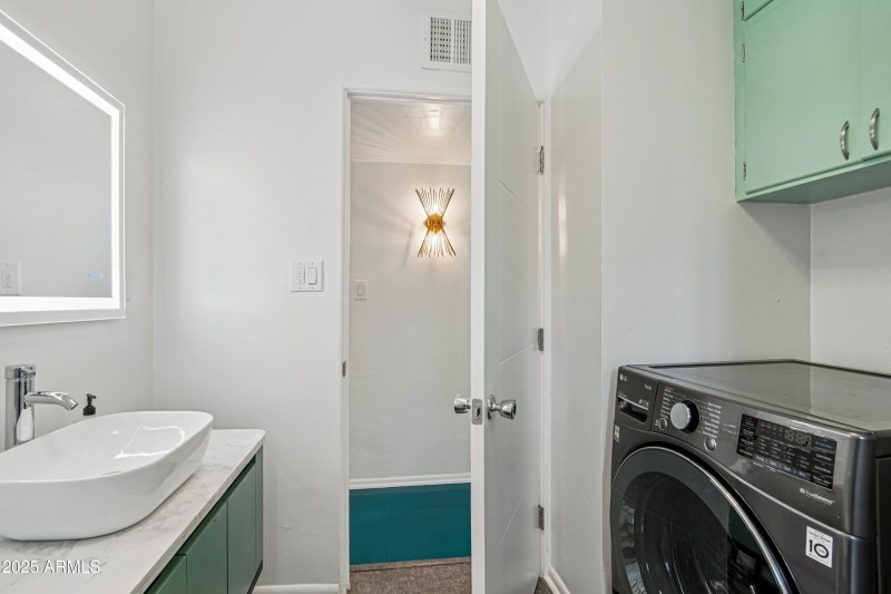 32-print-E Jackson Ave-0306-018