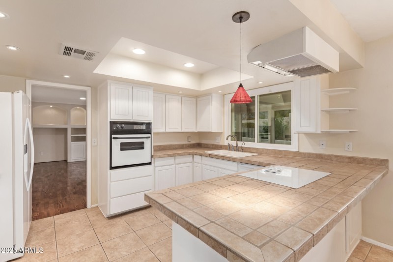 11 - Lawrence kitchen