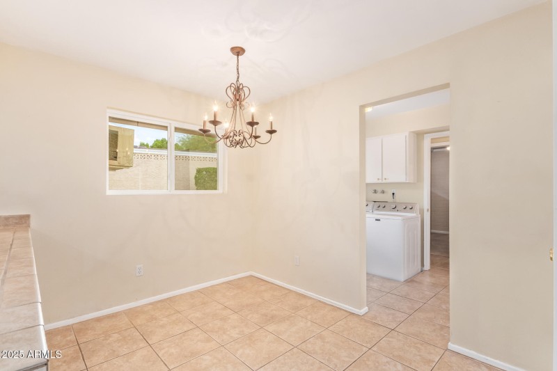 14 - Lawrence eat in kitchen area