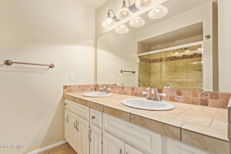 25 - Lawrence hall bath