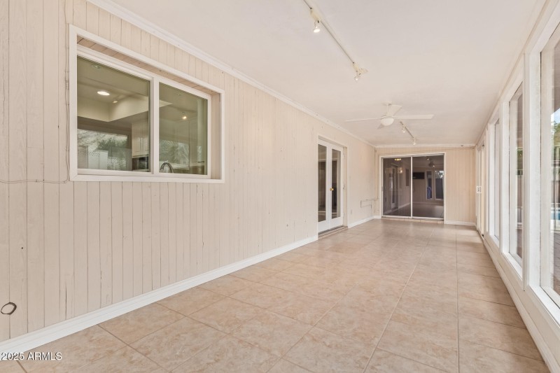 31 - Lawrence Sunroom