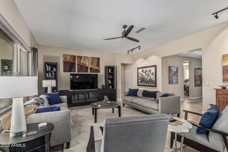 Plenty of Space to Entertain