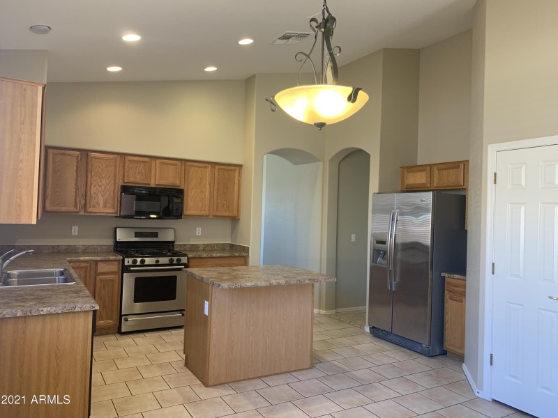 4D6510B3-34DD-4A97-B93A-F8766E24EADA