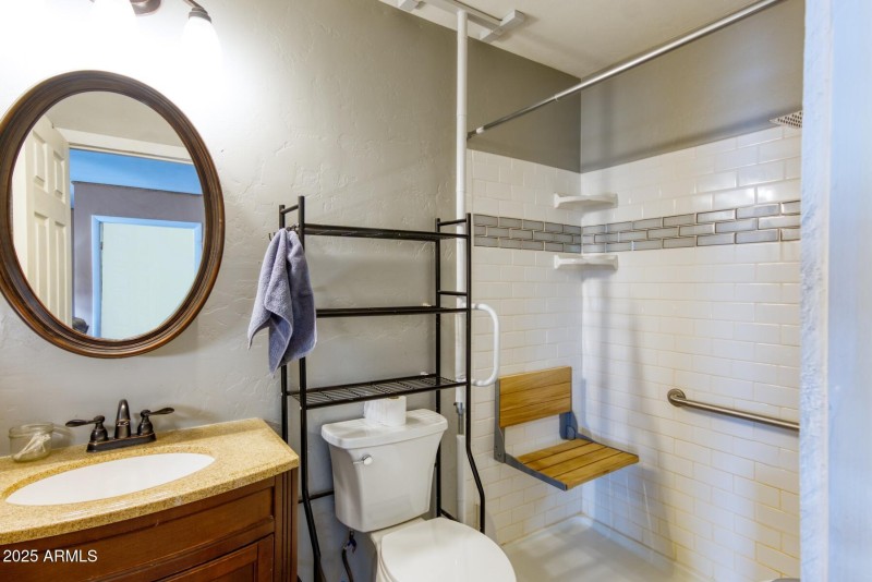 082008-6464 North Six Gun Road_hdr