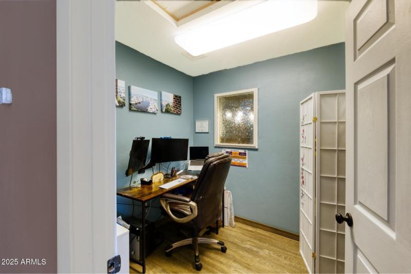 082064-6464 North Six Gun Road_hdr