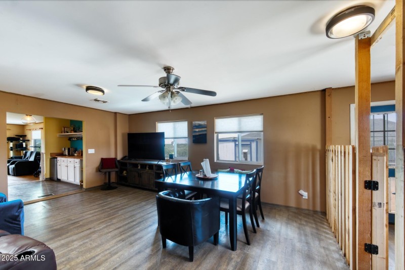 082085-6464 North Six Gun Road_hdr