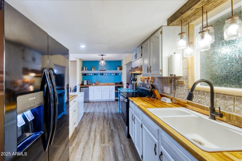 082166-6464 North Six Gun Road_hdr