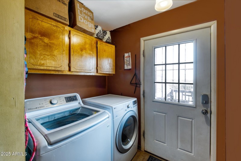 082197-6464 North Six Gun Road_hdr