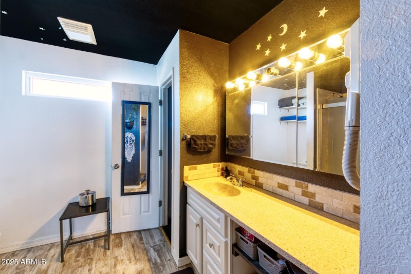 082337-6464 North Six Gun Road_hdr