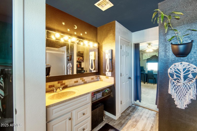 082344-6464 North Six Gun Road_hdr