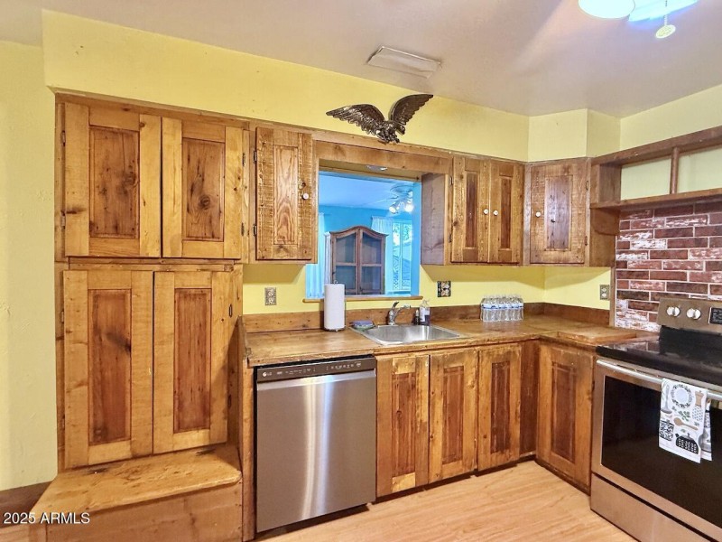 15 Kitchen Pass through-Dishwasher