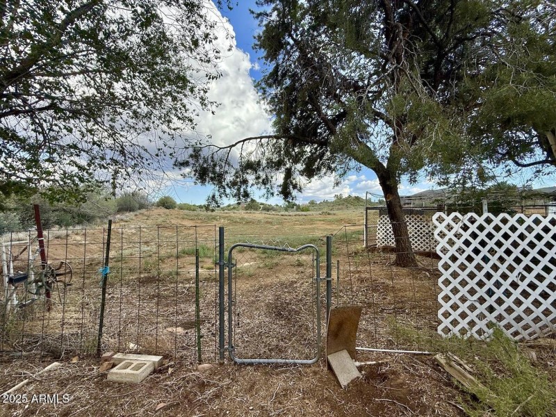 40 Fence area overlooking land