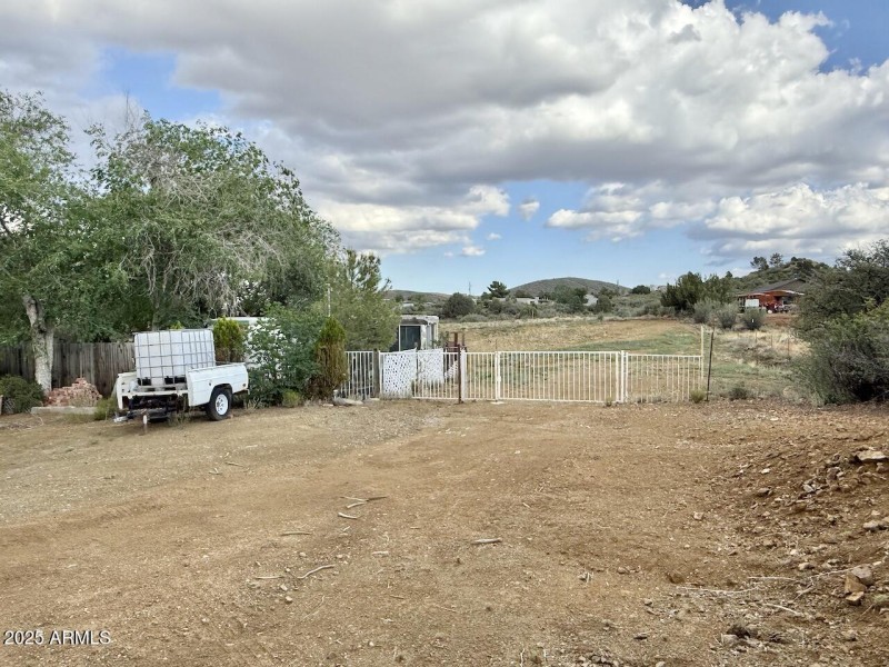 41 Side Gate to Land