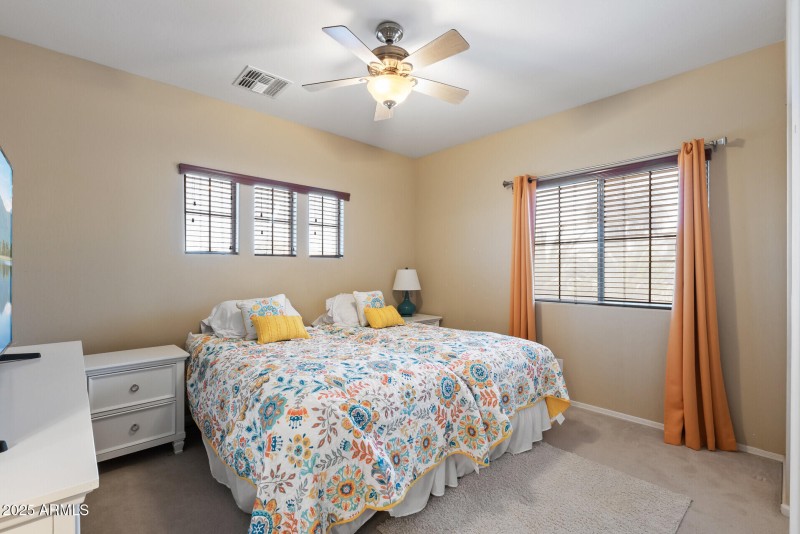 83_18432_Port_Royale83_mls