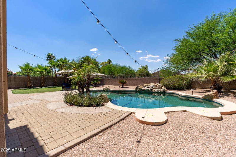 95_18432_Port_Royale95_mls