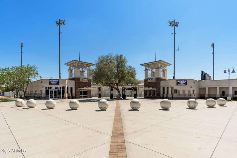 111_18432_Port_Royale111_mls