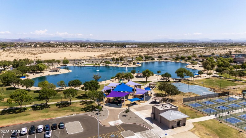 121_18432_Port_Royale121_mls