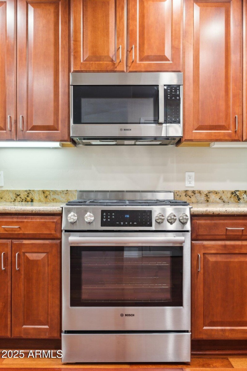 8-web-or-mls-5350-e-deer-valley-dr-1214-